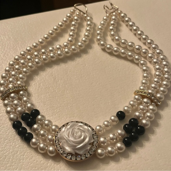 Jewelry - Elegant Pearl and Black Bead Necklace with Rose Accent